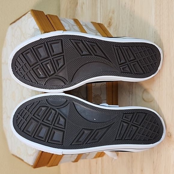 Lace Up Canvas Sneakers - Picture 6 of 8